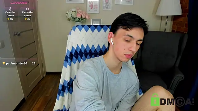 Snapshot of Ul_Tima chatting on 12.08.24 Ul Tima online show from 12.08.24