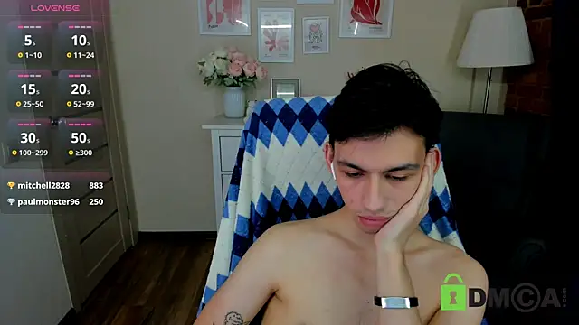 Snapshot of Ul_Tima chatting on 12.08.24 Ul Tima online show from 12.08.24