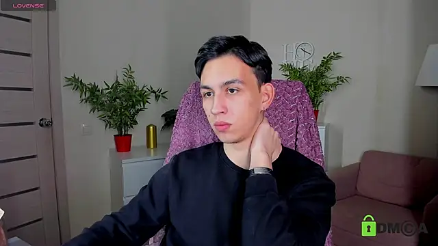 Snapshot of Ul_Tima chatting on 12.15.24 Ul Tima online show from 12.15.24