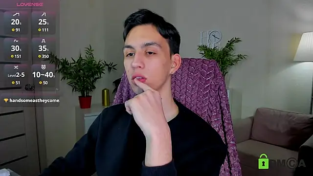 Snapshot of Ul_Tima chatting on 12.16.24 Ul Tima online show from 12.16.24