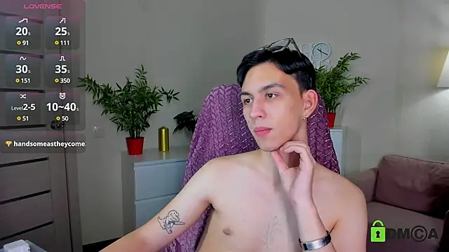 Snapshot of Ul_Tima chatting on 12.16.24 Ul Tima online show from 12.16.24