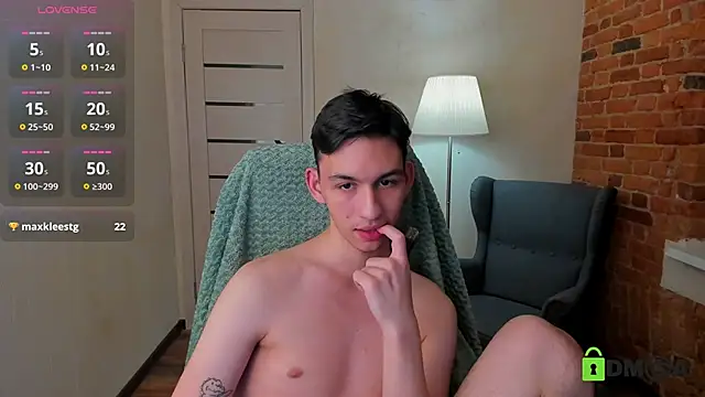 Snapshot of Ul_Tima chatting on 12.19.24 Ul Tima online show from 12.19.24