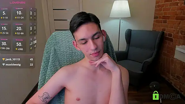 Snapshot of Ul_Tima chatting on 12.19.24 Ul Tima online show from 12.19.24