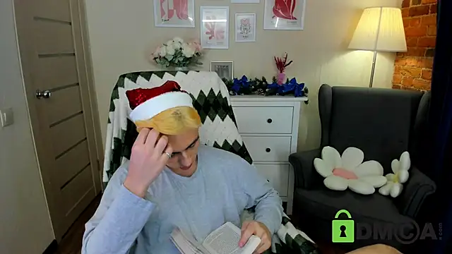 Snapshot of Ul_Tima chatting on 12.28.24 Ul Tima online show from 12.28.24