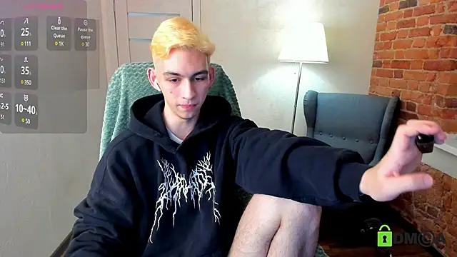 Snapshot of Ul_Tima chatting on 12.28.24 Ul Tima online show from 12.28.24