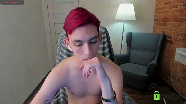 Snapshot of Ul_Tima chatting on 12.30.24 Ul Tima online show from 12.30.24