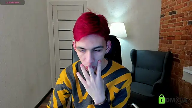 Snapshot of Ul_Tima chatting on 01.04.25 Ul Tima online show from 01.04.25