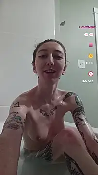 lovelylucyy online show from 12.15.24