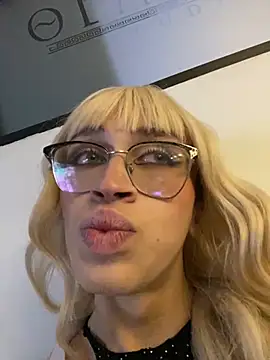 Ariadna Evangeline online show from 12.14.24