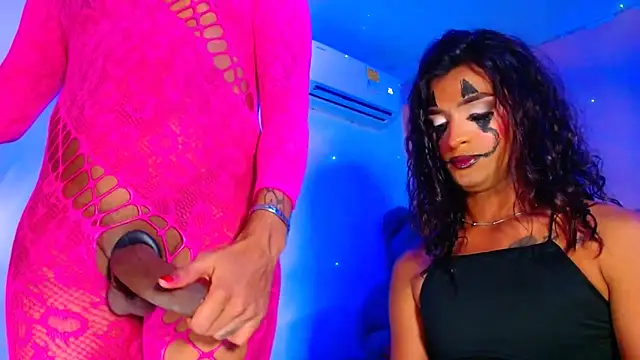 Snapshot of vanessa_nauthygirls chatting on 10.30.25 vanessa nauthygirls online show from 10.30.25