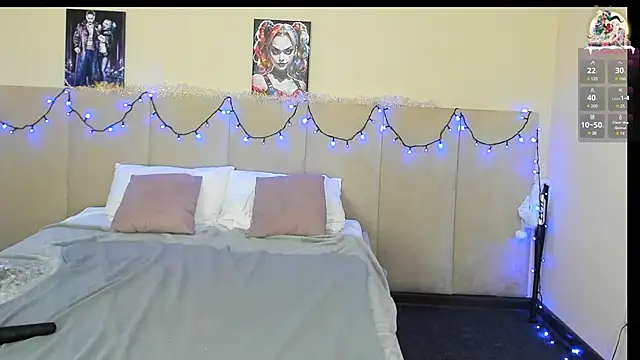 Snapshot of MuscleXXXBarbie chatting on 12.29.24 MuscleXXXBarbie online show from 12.29.24