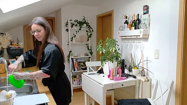 BrownieyQueen online show from 02.28.25