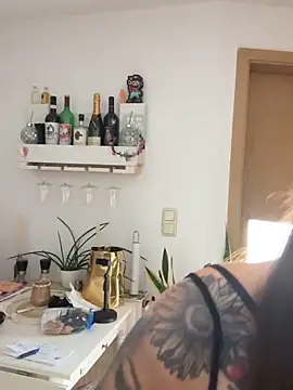 BrownieyQueen online show from 10.05.25