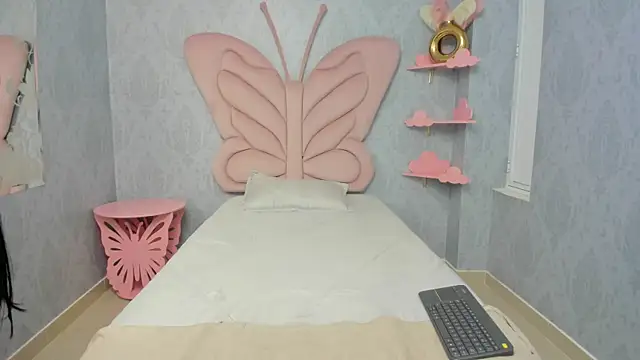 MaddyCute4u online show from 02.26.25