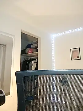 Snapshot of helena_smith chatting on 12.06.24 helena smith online show from 12.06.24