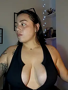 Snapshot of helena_smith chatting on 02.12.25 helena smith online show from 02.12.25