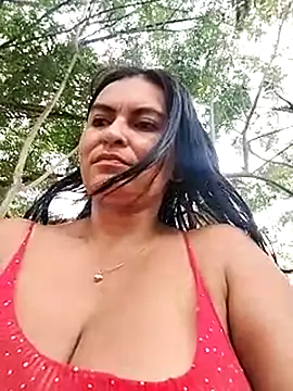 Snapshot of Horny-Mommy-Dirty chatting on 03.06.25 Horny-Mommy-Dirty online show from 03.06.25