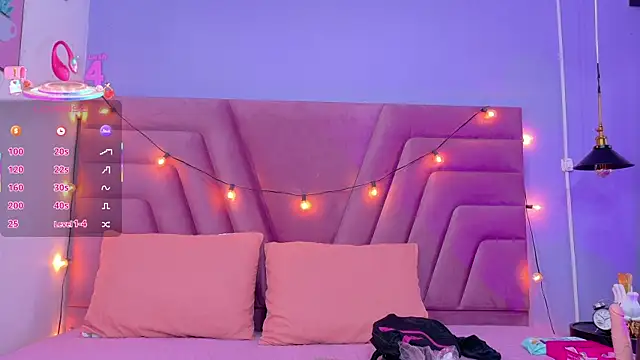 Beautifulskinny18 online show from 10.24.25