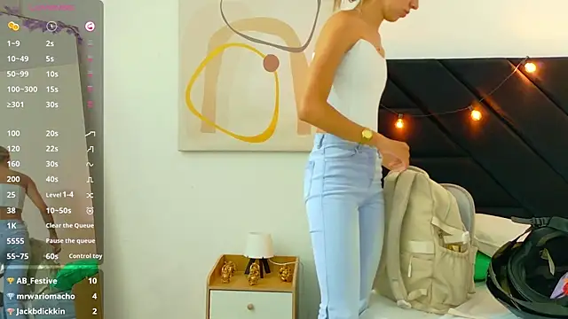 Snapshot of Beautifulskinny18 chatting on 06.20.26 Beautifulskinny18 online show from 06.20.26