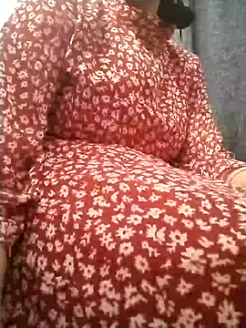Snapshot of aarjulove chatting on 12.18.24 aarjulove online show from 12.18.24