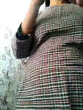 Snapshot of aarjulove chatting on 12.20.24 aarjulove online show from 12.20.24