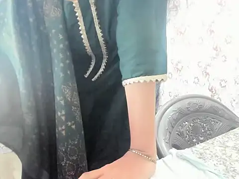 Snapshot of aarjulove chatting on 01.29.25 aarjulove online show from 01.29.25