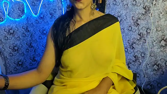 Snapshot of aarjulove chatting on 03.07.25 aarjulove online show from 03.07.25