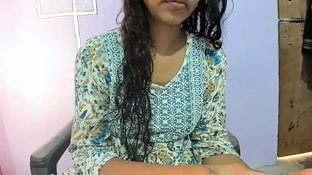 Snapshot of aarjulove chatting on 09.24.25 aarjulove online show from 09.24.25