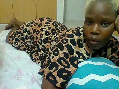 Snapshot of Bootylicious- chatting on 10.19.25 Bootylicious- online show from 10.19.25