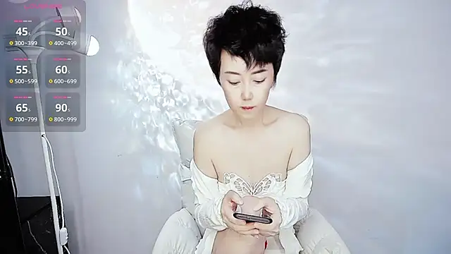 9ering-Er online show from 10.31.25