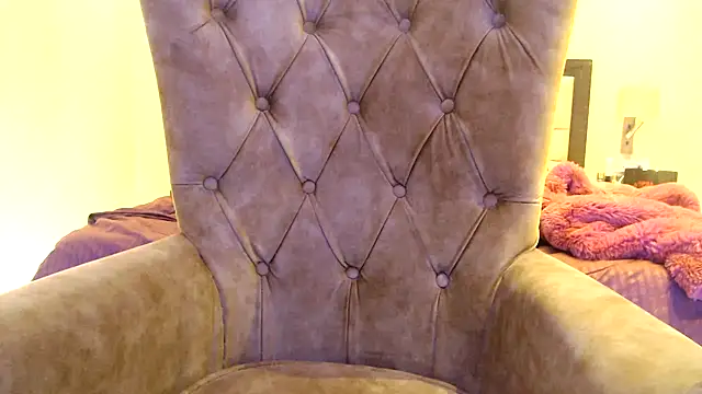 Snapshot of chhui_mui chatting on 01.15.25 chhui mui online show from 01.15.25