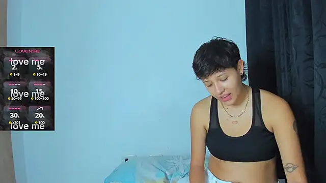 violet casper  online show from 12.07.24