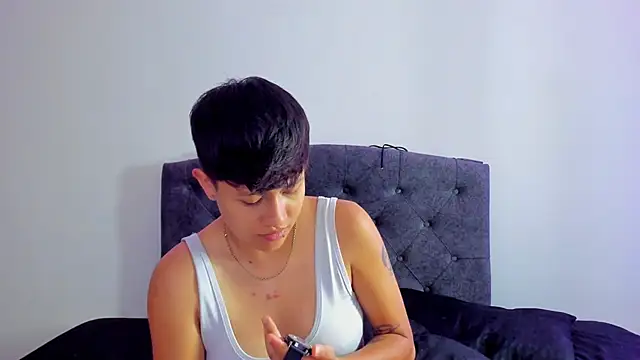 violet casper  online show from 03.21.25