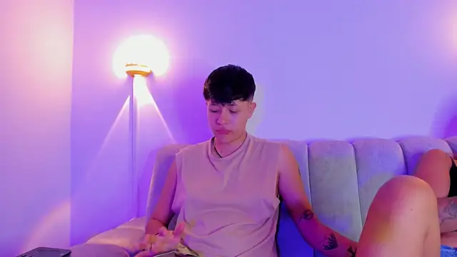 violet casper  online show from 11.22.25