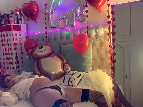 lolavalecuatro online show from 02.16.25