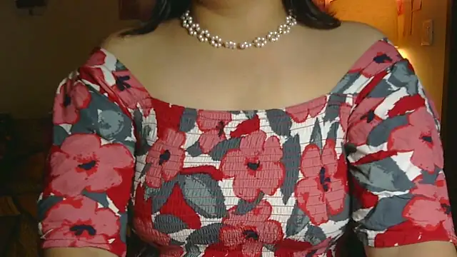 Snapshot of Kriti_02 chatting on 10.14.25 Kriti 02 online show from 10.14.25