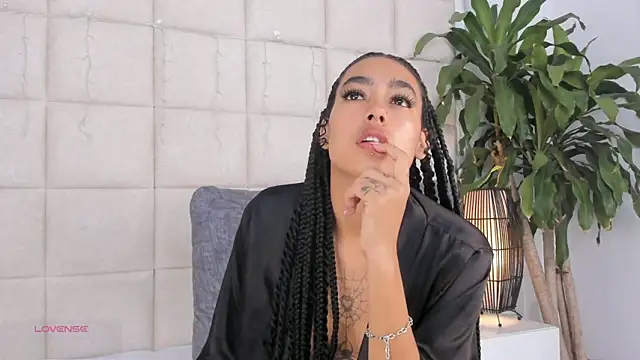 Nia Bunny online show from 12.30.24