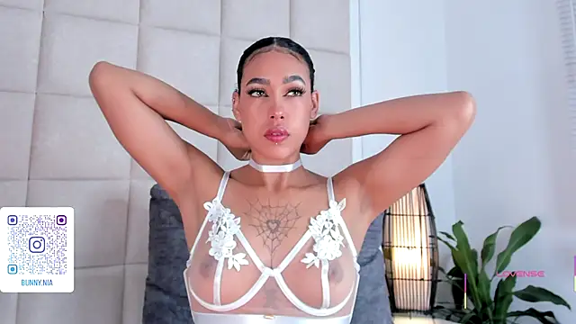 Nia Bunny online show from 09.15.25