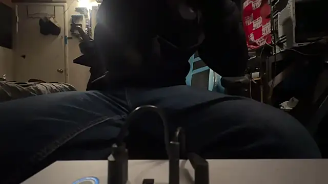 Snapshot of deadpi chatting on 01.30.25 deadpi online show from 01.30.25