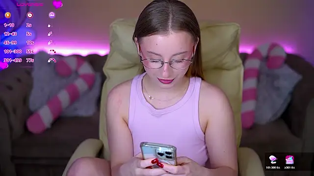 Snapshot of SilverrMoon chatting on 02.01.26 SilverrMoon online show from 02.01.26