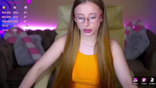 Snapshot of SilverrMoon chatting on 02.02.26 SilverrMoon online show from 02.02.26