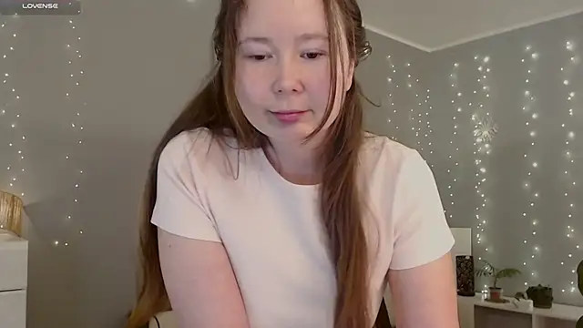 Snapshot of nextdoorbabygirl chatting on 03.17.25 nextdoorbabygirl online show from 03.17.25