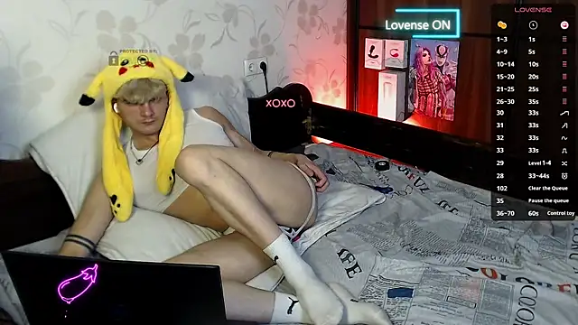 Snapshot of DuoVibes chatting on 03.04.25 DuoVibes online show from 03.04.25