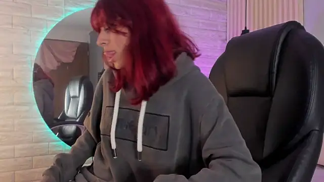 cloe  palmer online show from 12.05.24