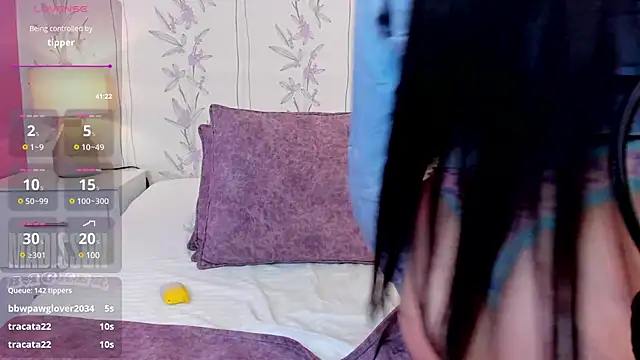 MadissonBacker online show from 12.06.24