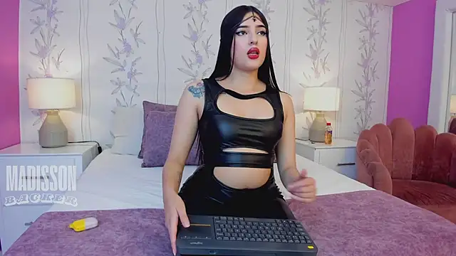 MadissonBacker online show from 12.09.24