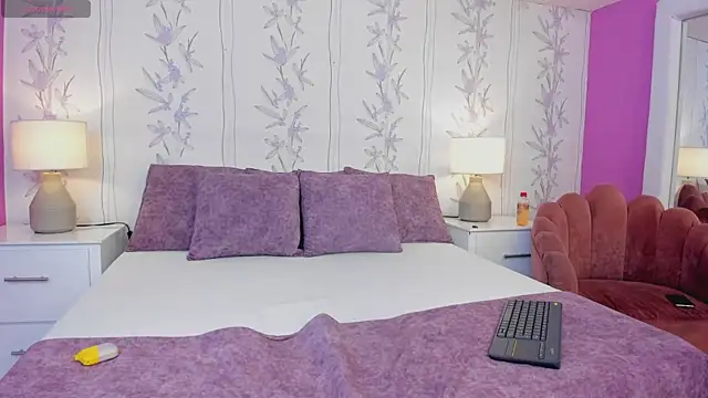 MadissonBacker online show from 12.21.24