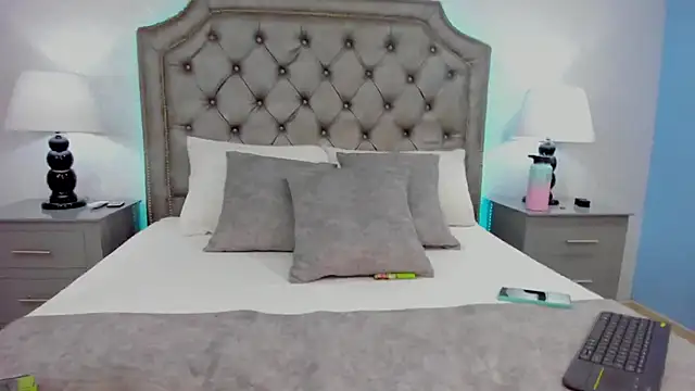 MadissonBacker online show from 10.19.25