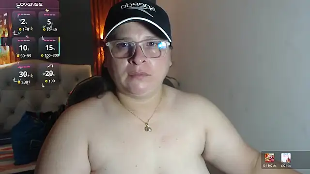 Snapshot of katty_femdom chatting on 06.12.26 katty femdom online show from 06.12.26