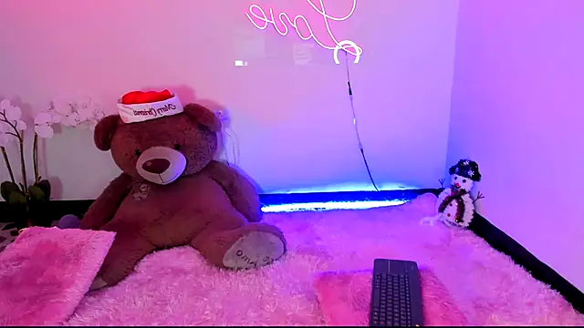 kendal scott1 online show from 12.26.24